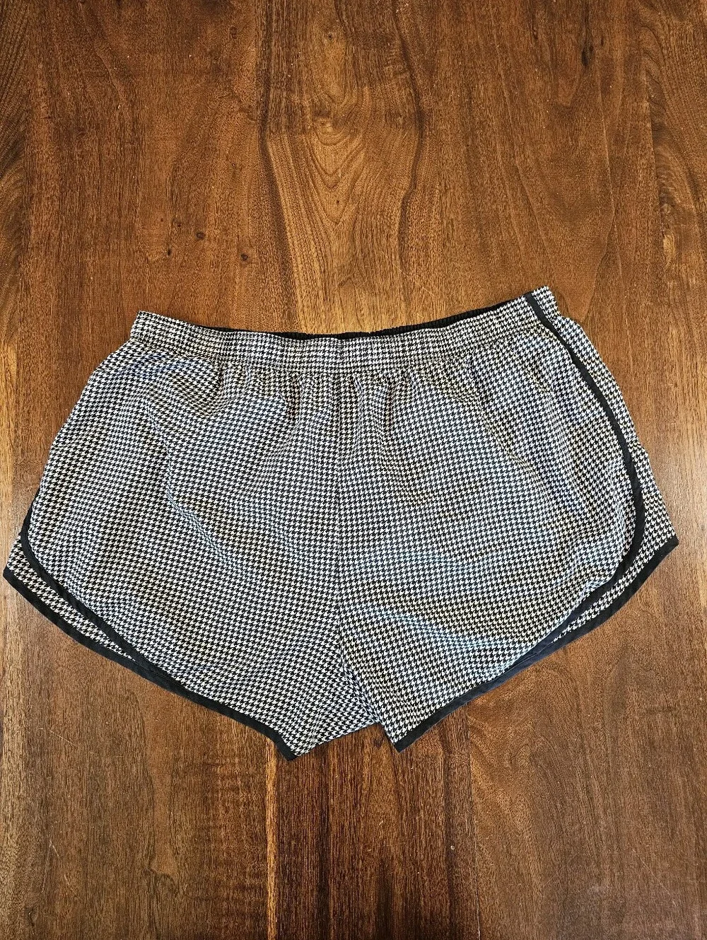 Nike Women's Plus Shorts Dri Fit Houndstooth Black And White Size 2X